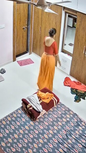 Desi Big Ass Aunty – Boobs Captured Cctv Cam Spy