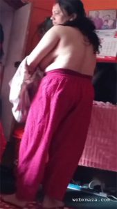 Mature Aunty  Fucking – With Clear Hindi Audio