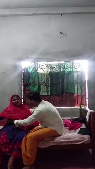 Neighbour 40 Year Bhabi Fucking Affair