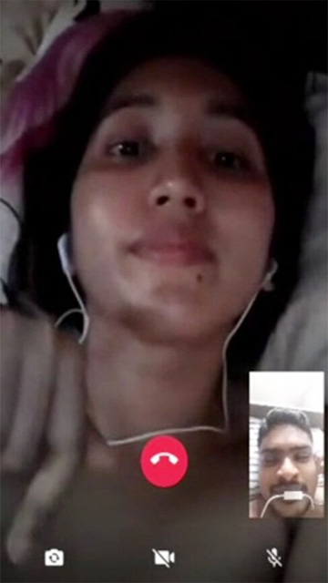 Beautiful Girl Showing – Her Assets To Boyfriend – On Video Call