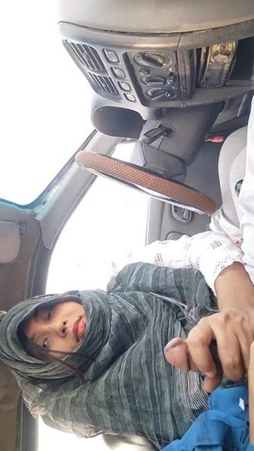Hijabi Wife Sucking Lover Cock in The Car