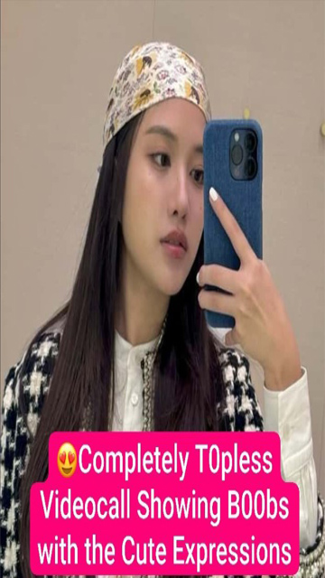 Famous Youtuber Viral Completely – Topless on Videocall Showing Boobs
