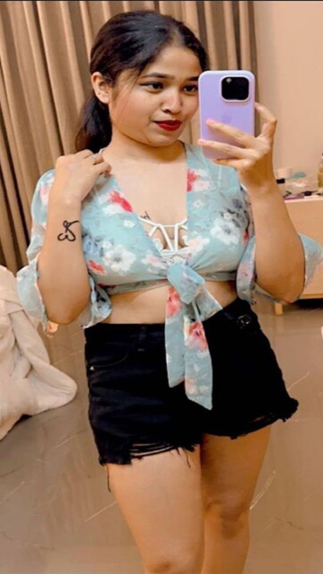 Sexy Indian Gf Sucking Dick