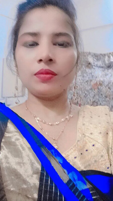 Beautiful Bhabi Showing Videos