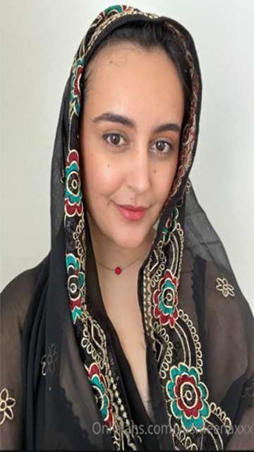 Kashmiri Milf Yasmeena – Ali Videos Collection Part-2