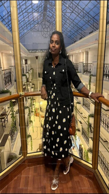 Tamil Dusky Young Aunty – Nude Boobs & Ass Show