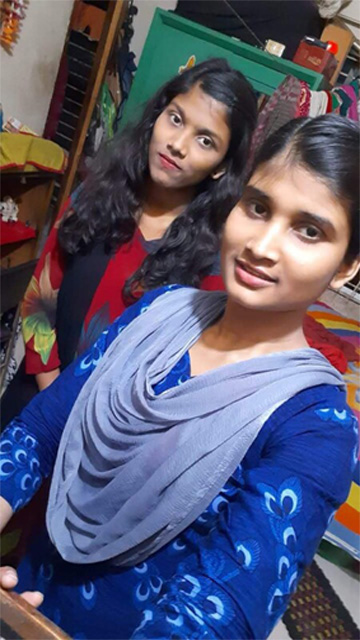 Horny Babe Showing – And Sucking Dick