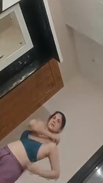 Hotest Aunty Changing Nude Viral Videos