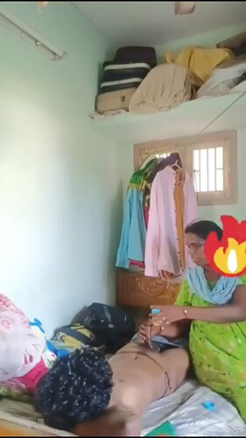 Son Manipulated Aunty – to oil massage dick – Full tamil audio