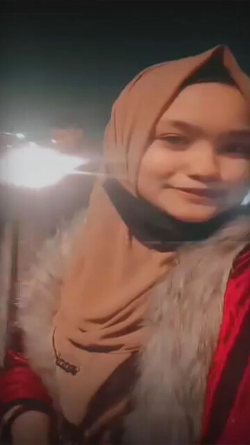 Sexy Hijabi Gf Sucking Lover Dick