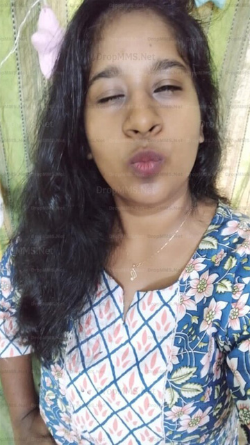 Tamil Hot Girl On Videocall – And Blowjob Fucking