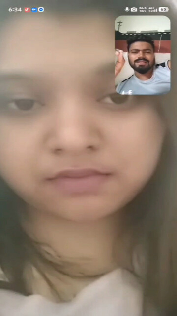 Cute Girl Shoing Boobs With Bf