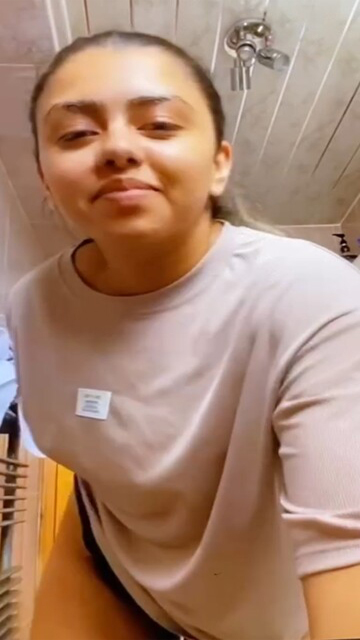 Beautiful Hot Sexy Babe Showing