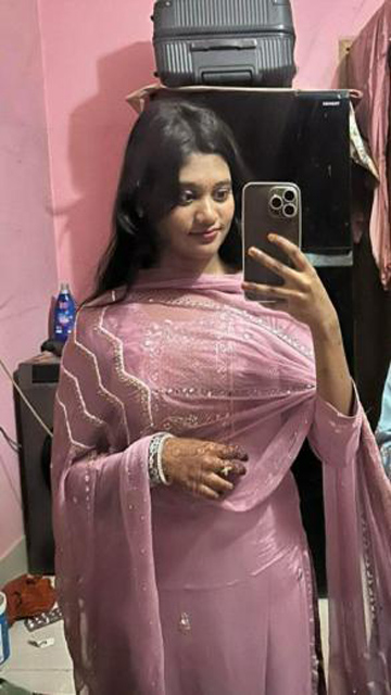 Horny Shaggy Tits GF – Pressing Boobs And Fingering