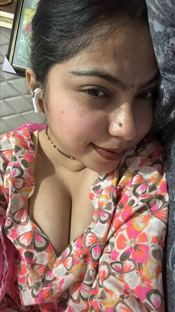 Sexy Married Horny Wife Masturbating