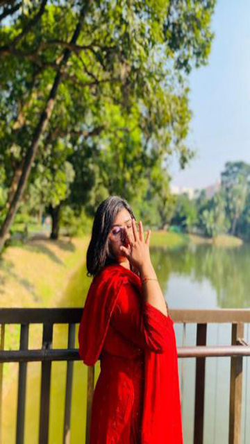 Horny Tanker GF – Showing Licking Boobs