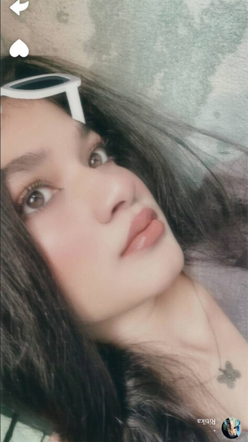 Beautiful Sexy Slim Hot Babe Showing Mms Video