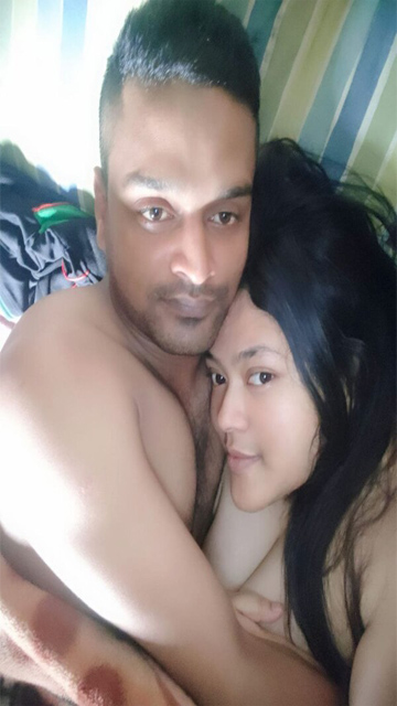 Beautiful Horny Gf Showing Fingering