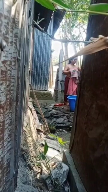 Neighbour Village Bhabi Bathing Porn