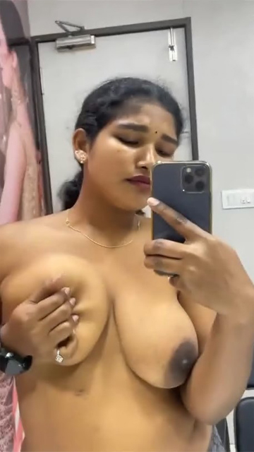 Desi Tamil Wife Pressing Boobs Viral Video