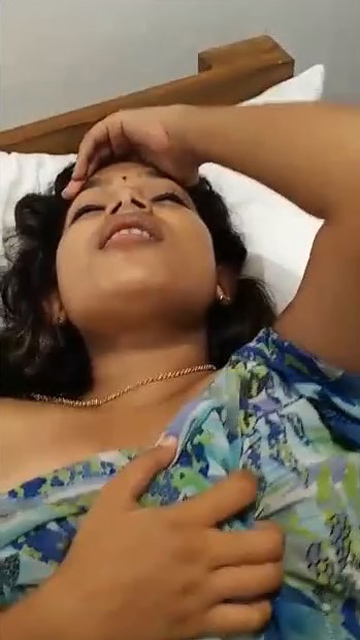 Tamil Slim Girl Meet xxx Boyfriend For First Time