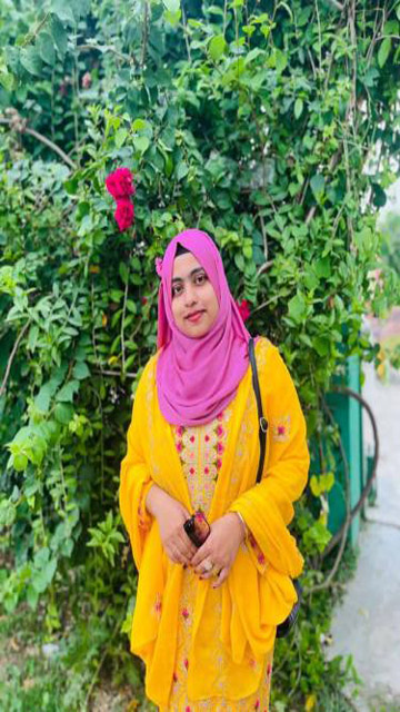 Horny Babe Showing Fingering Porn