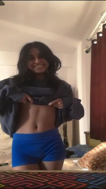 Slim Sexy Cute Gf Showing