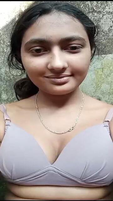 Beautiful Horny Gf Showing – And Fingering Asshole