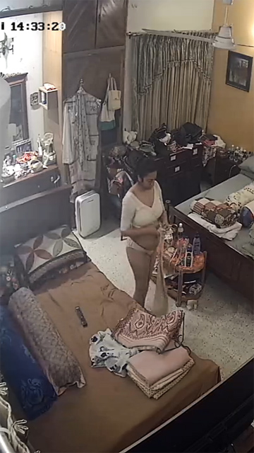 Bengali MILF Big Boobs After Bath Dress Change  IP CAM Videos