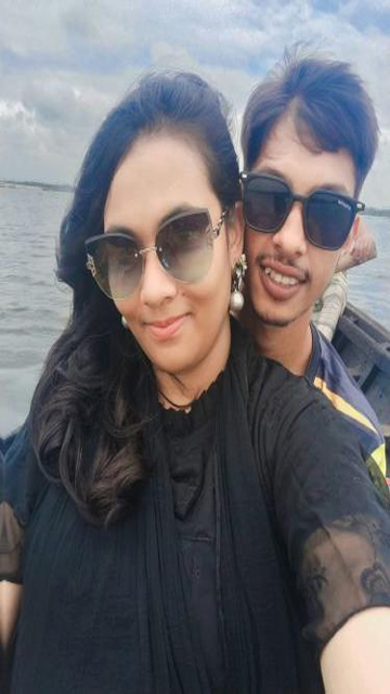 Horny GF Licking Playing – Boobs And Fingering