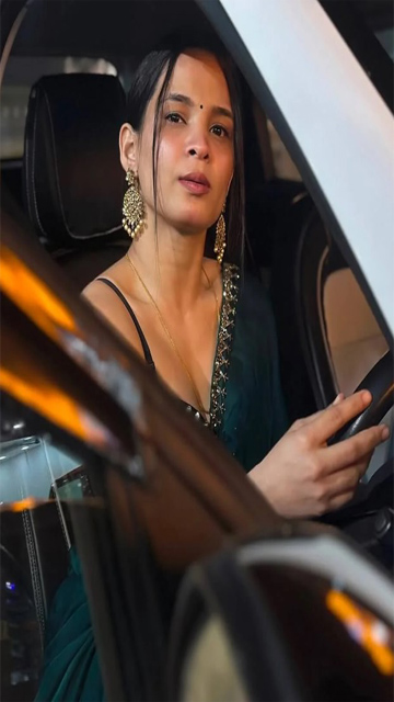 Mansi Negi aka Mello – Badass Sexy Tease in Thong Panties – App Content