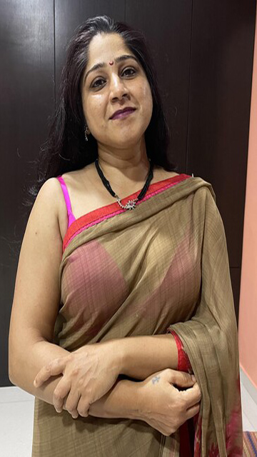 Horny Milf Quick Fucking & Young Delivery Boy in Store Room