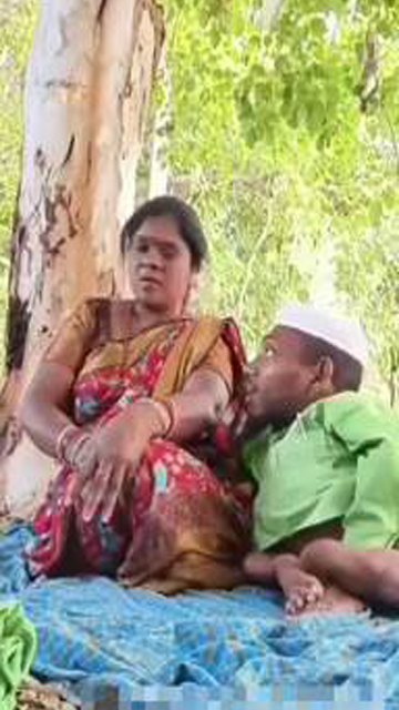 Handicaped man fucking with milf in Jungle – Desi Outdoor Fuck