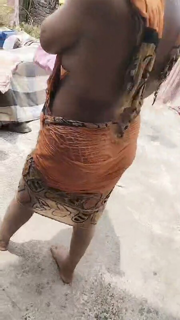 Horny Guy Capturing Mom – Clothes After Bath At Upstairs Watch