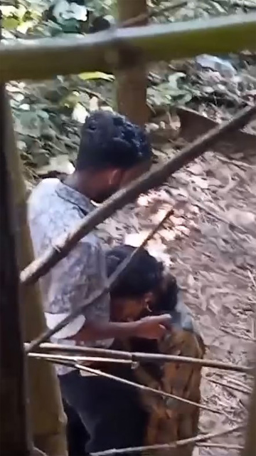 School Girl Outdoor Blowjob – Recorded Secretly Mms Video