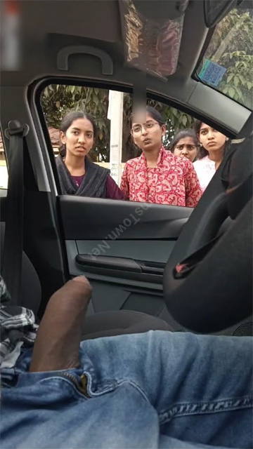 Daring Guy Flash Dick – Infront Of College Girls Inside Car Mms