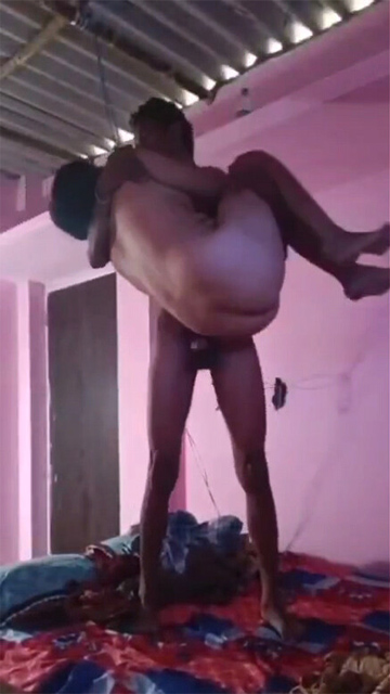 Village Bhabhi Blowjob MMS