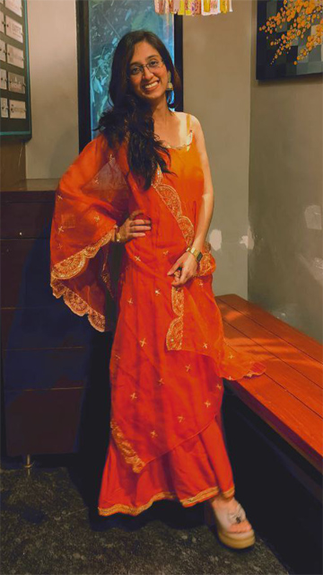 Horny Cute Indian Girl Blowjob – And Fucking Big Disk Mms