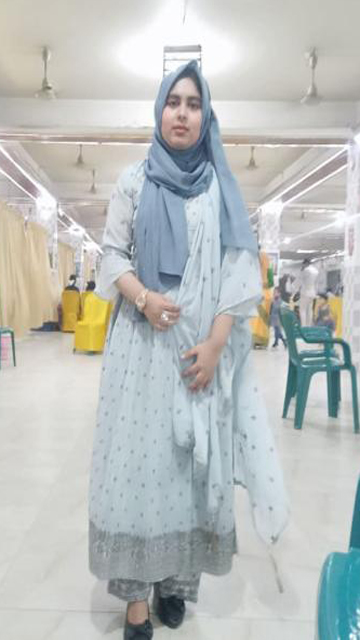 Innocent Looking Hijabi Babe – Showing Asshole Masturbating