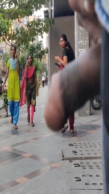 Daring Guy Flashing Sex – In Girls While Asking Watch Part 2