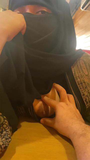 Restaurant Publicly Hot Girl Boobs – Giving Blowjob & Take Cum