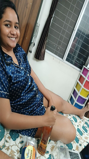 Hungry Chubby Wife – Sucking Best Friend Dick