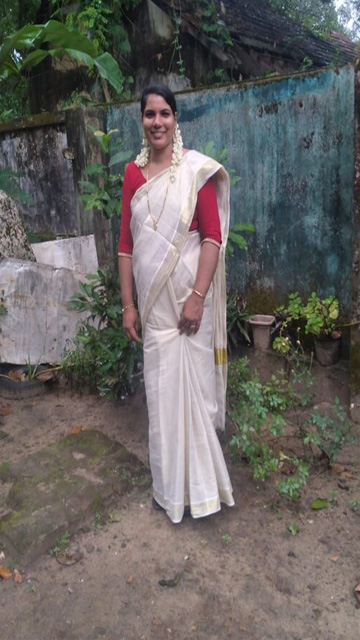 Mallu Milf Chechi Lying on Bed Fucking Mms