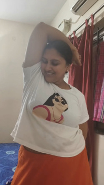 Tamil Aunty Sowmya @sowmya_officialpage instagram