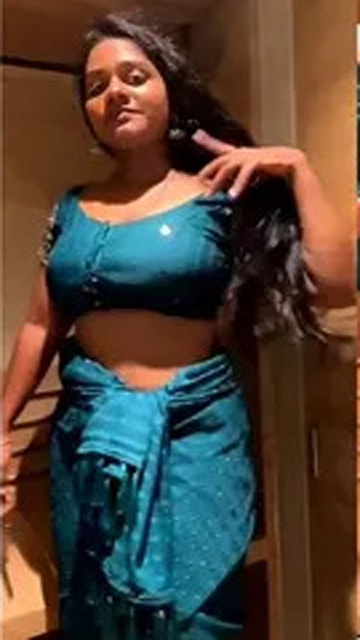 Cute Tamil Insta Fam Nude Saree Stripping Live
