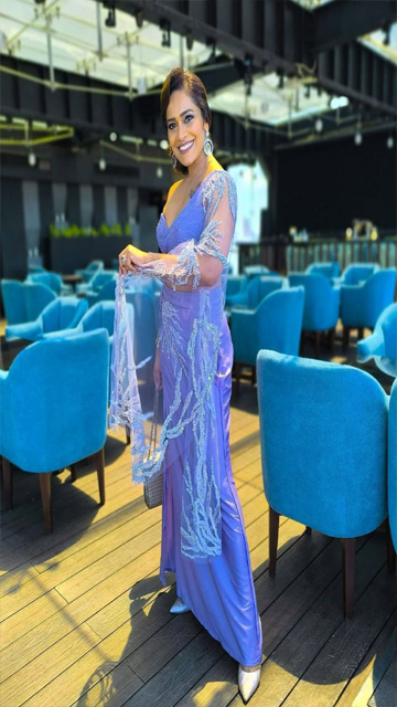 Lankan TV Host Hard Fucking – Riding On Husband Dick